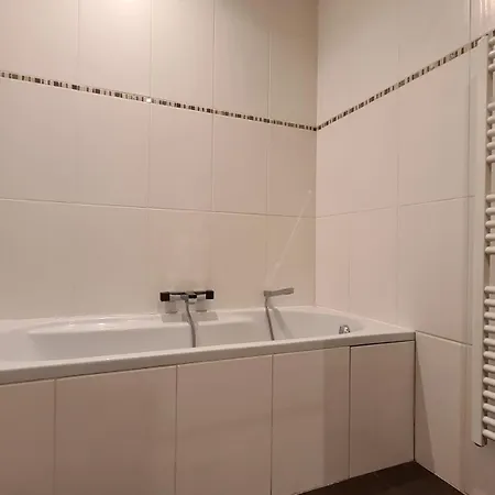 Beautiful 2-Bedroom Apt In A High-End Residence Near The Palais *