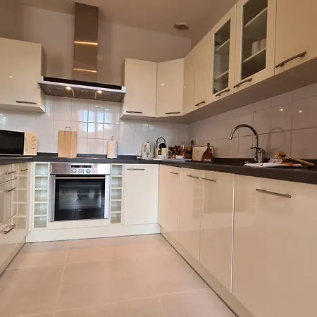 Lejlighed Beautiful 2-Bedroom Apt In A High-End Residence Near The Palais *