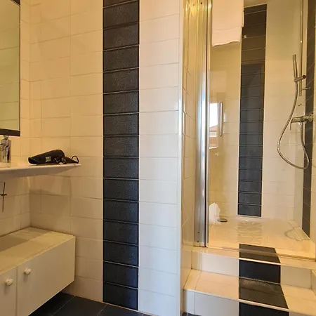 Beautiful 2-Bedroom Apt In A High-End Residence Near The Palais *