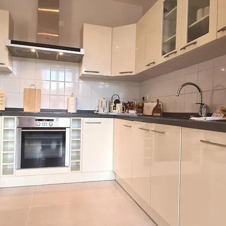 Beautiful 2-bedroom In A High-end Near The Palais
