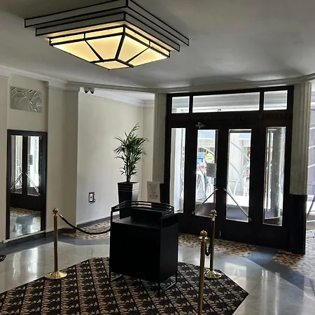Beautiful 2-bedroom In A High-end Near The Palais Lägenhet *