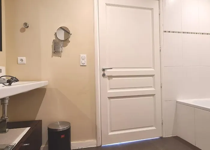 Beautiful 2-Bedroom Apt In A High-End Residence Near The Palais