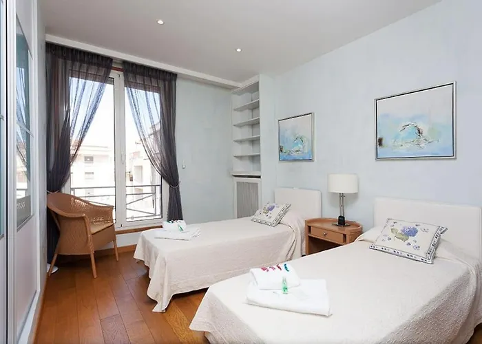 Beautiful 2-Bedroom Apt In A High-End Residence Near The Palais 칸느